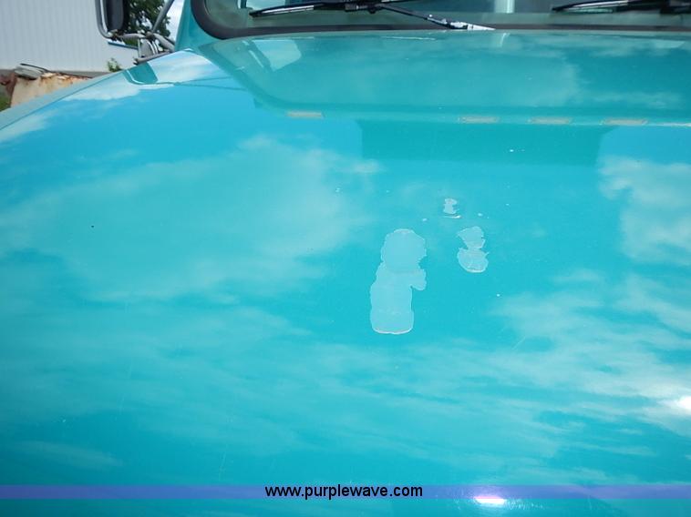 image for item J1225 2001 International 4900 dump truck