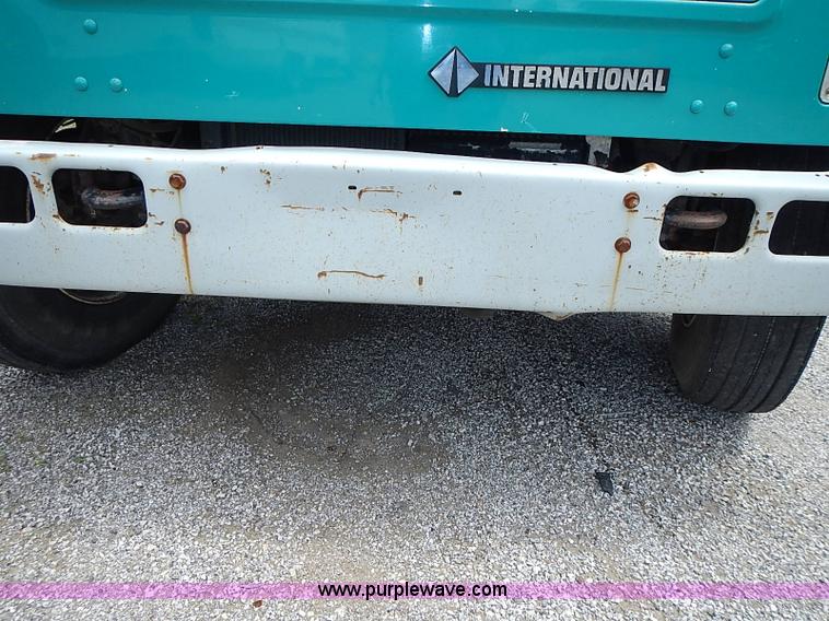 image for item J1225 2001 International 4900 dump truck