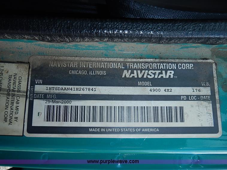 image for item J1225 2001 International 4900 dump truck