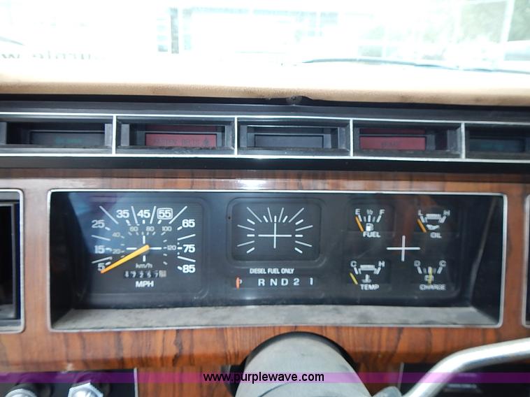 image for item J1230 1984 Ford F350 flatbed truck