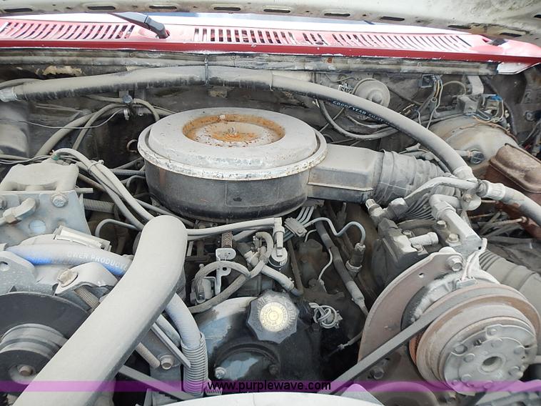 image for item J1230 1984 Ford F350 flatbed truck