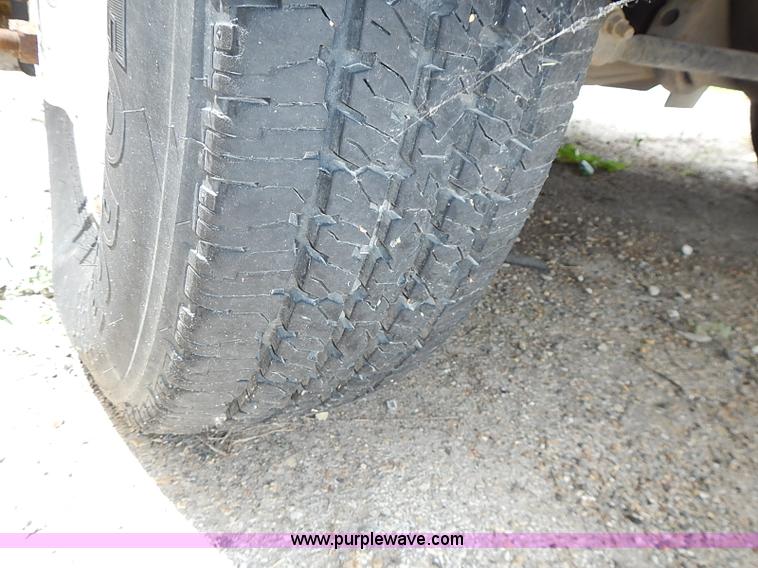 image for item J1230 1984 Ford F350 flatbed truck