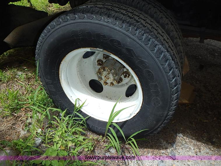 image for item J1230 1984 Ford F350 flatbed truck