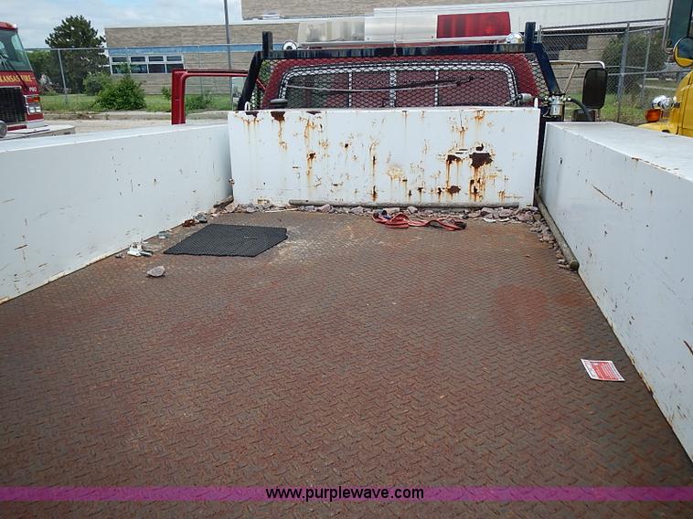 image for item J1230 1984 Ford F350 flatbed truck