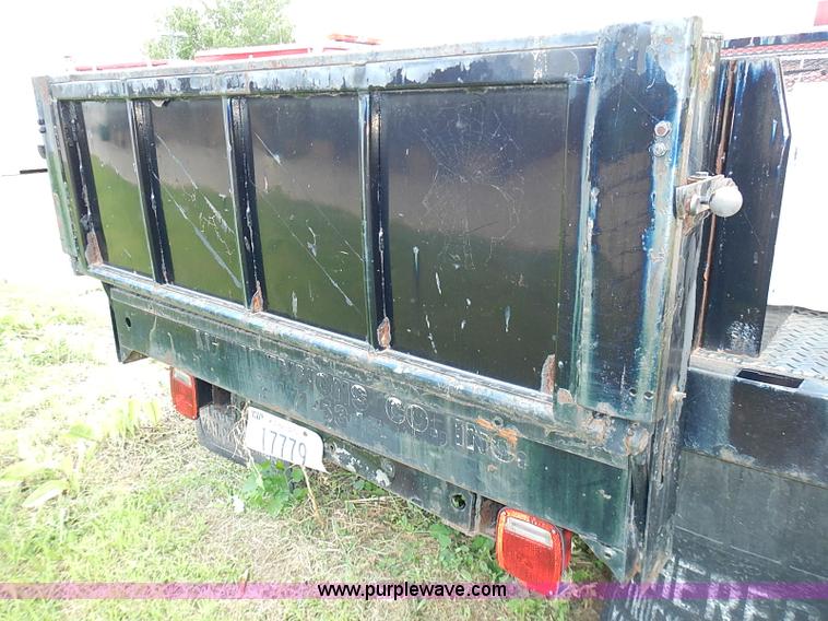 image for item J1230 1984 Ford F350 flatbed truck