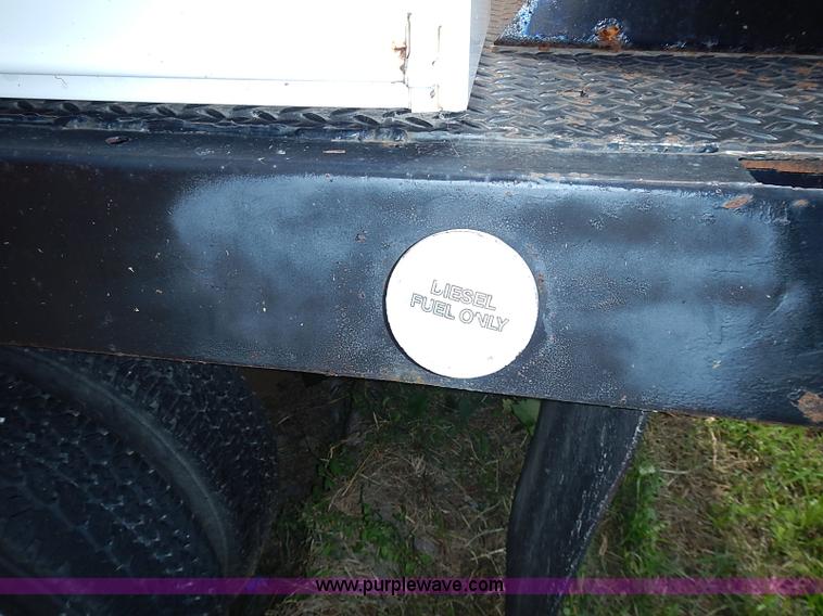 image for item J1230 1984 Ford F350 flatbed truck