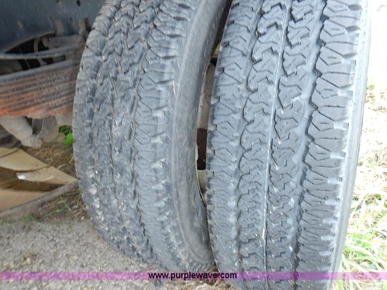 image for item J1230 1984 Ford F350 flatbed truck