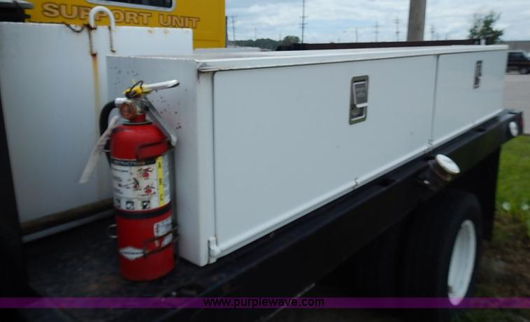 image for item J1230 1984 Ford F350 flatbed truck