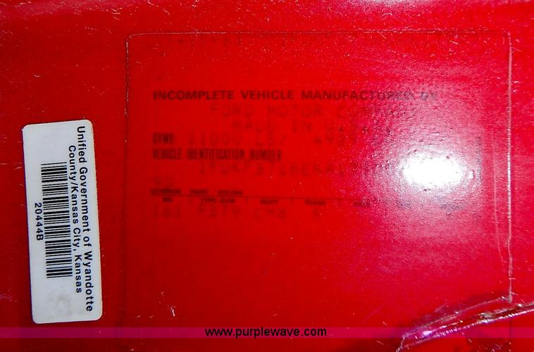 image for item J1230 1984 Ford F350 flatbed truck