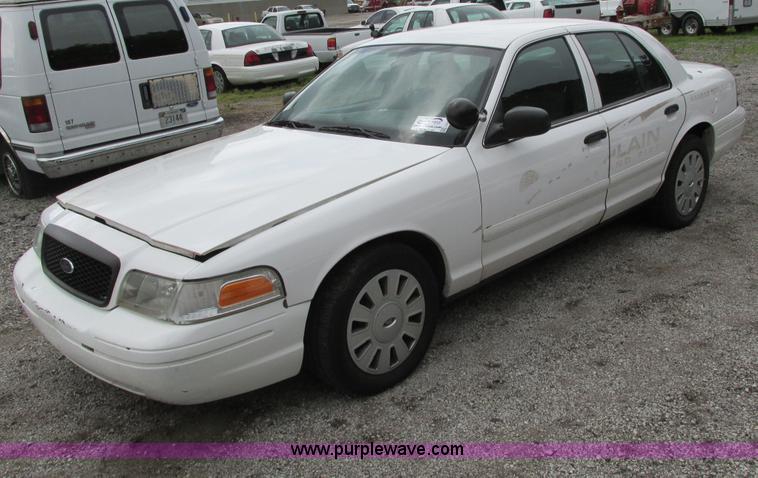 image for item J2185 2006 Ford Crown Victoria Police Interceptor