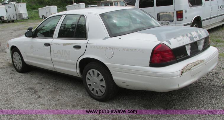 image for item J2185 2006 Ford Crown Victoria Police Interceptor