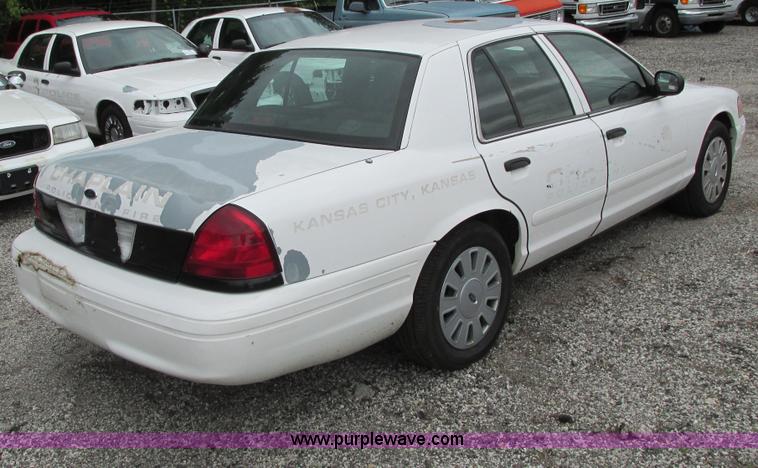 image for item J2185 2006 Ford Crown Victoria Police Interceptor