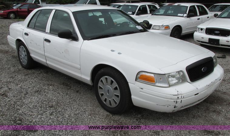 image for item J2185 2006 Ford Crown Victoria Police Interceptor