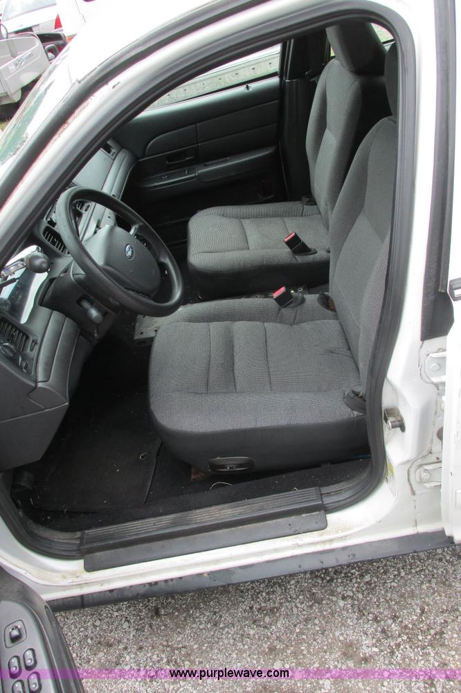 image for item J2185 2006 Ford Crown Victoria Police Interceptor