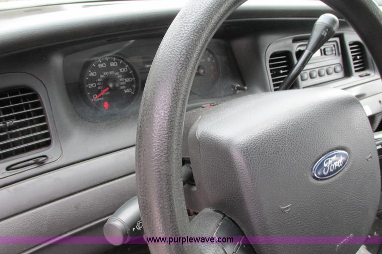 image for item J2185 2006 Ford Crown Victoria Police Interceptor