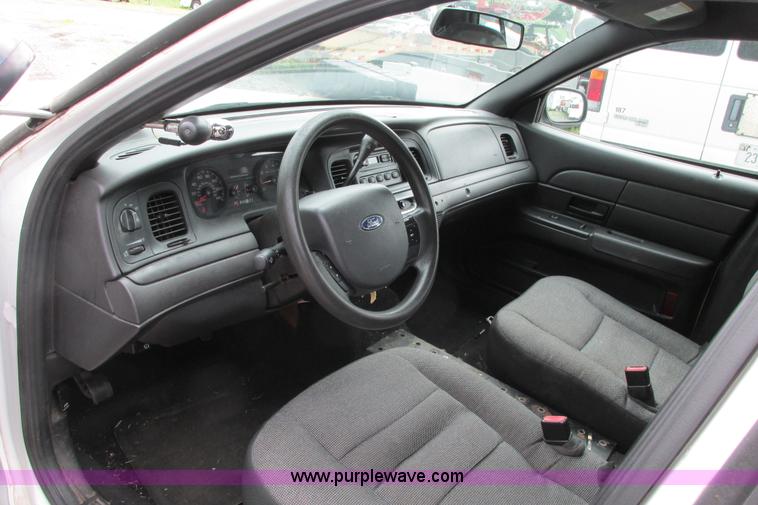 image for item J2185 2006 Ford Crown Victoria Police Interceptor
