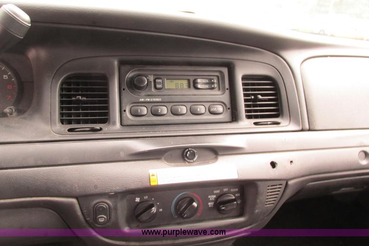 image for item J2185 2006 Ford Crown Victoria Police Interceptor