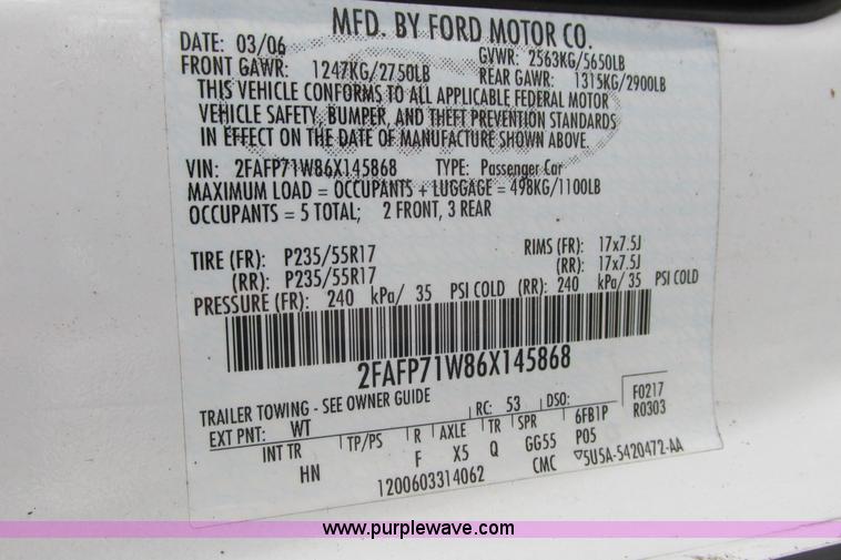 image for item J2185 2006 Ford Crown Victoria Police Interceptor