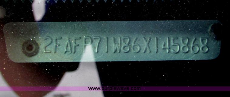 image for item J2185 2006 Ford Crown Victoria Police Interceptor