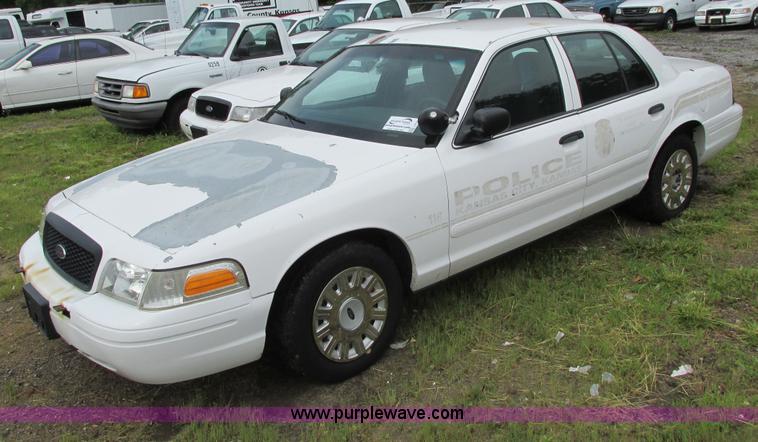 image for item J2199 2003 Ford Crown Victoria Police Interceptor
