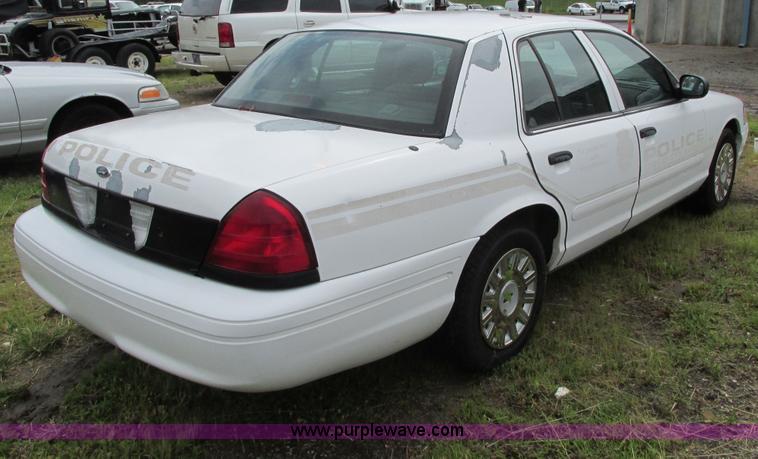 image for item J2199 2003 Ford Crown Victoria Police Interceptor