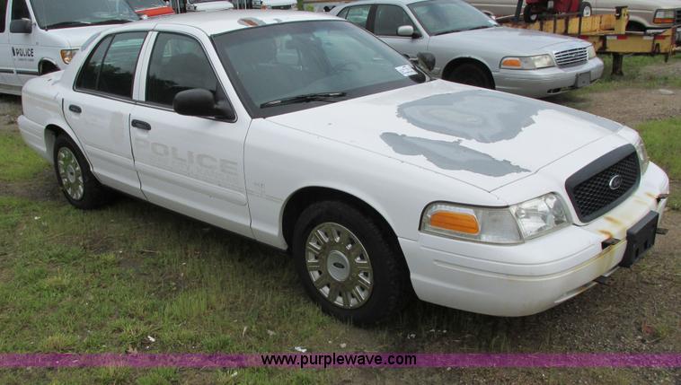 image for item J2199 2003 Ford Crown Victoria Police Interceptor