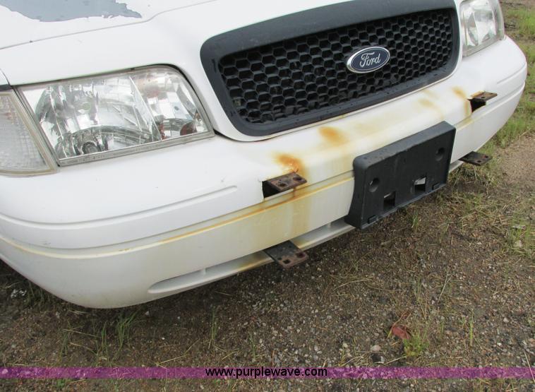 image for item J2199 2003 Ford Crown Victoria Police Interceptor