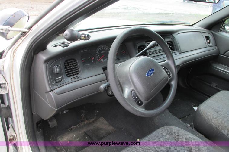 image for item J2199 2003 Ford Crown Victoria Police Interceptor
