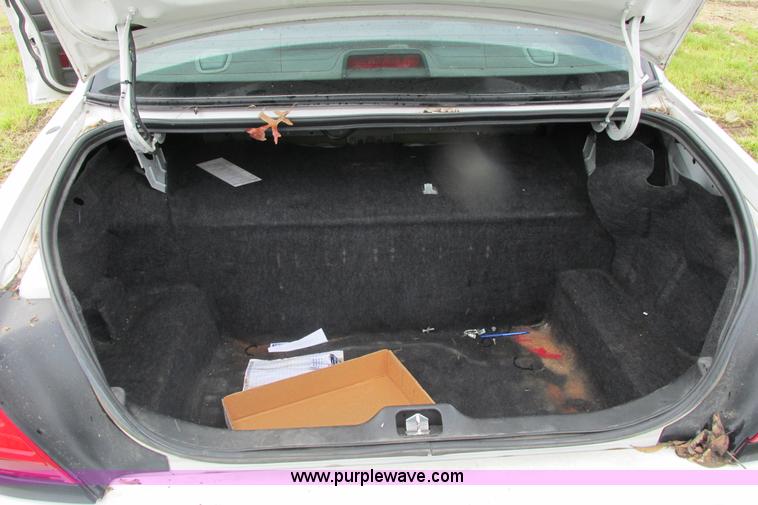 image for item J2199 2003 Ford Crown Victoria Police Interceptor