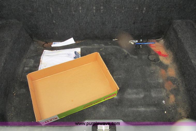 image for item J2199 2003 Ford Crown Victoria Police Interceptor