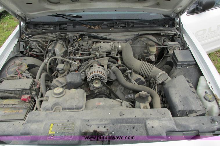 image for item J2199 2003 Ford Crown Victoria Police Interceptor