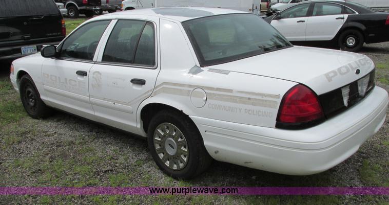 image for item J2200 2005 Ford Crown Victoria Police Interceptor