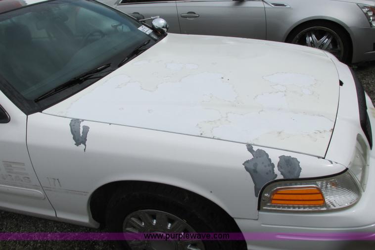 image for item J2200 2005 Ford Crown Victoria Police Interceptor