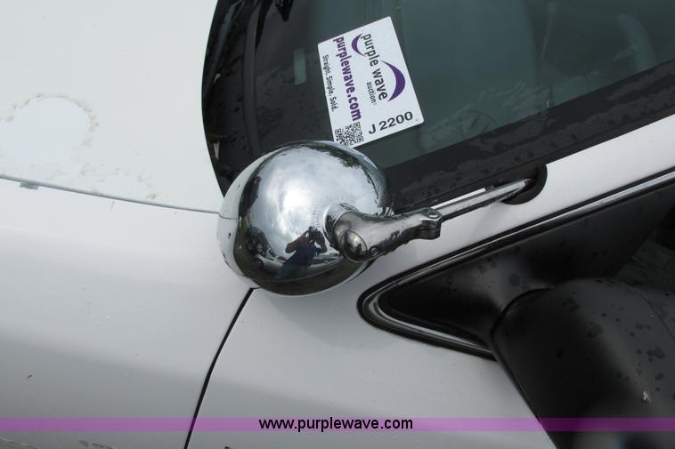 image for item J2200 2005 Ford Crown Victoria Police Interceptor