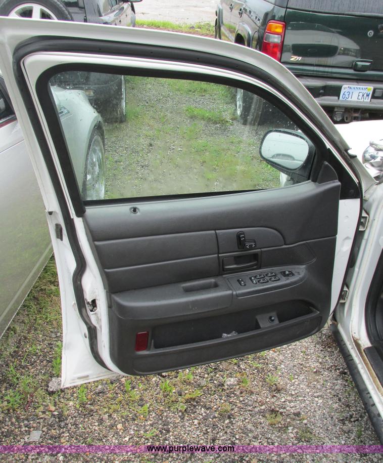 image for item J2200 2005 Ford Crown Victoria Police Interceptor