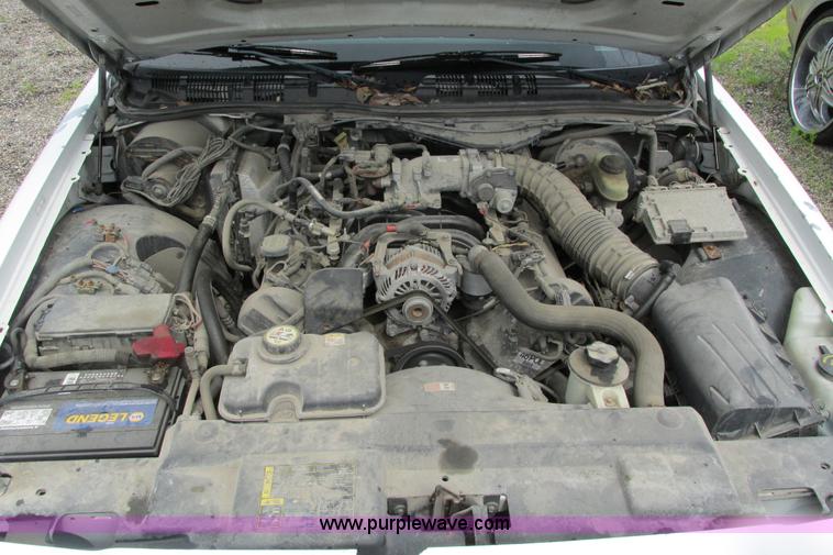 image for item J2200 2005 Ford Crown Victoria Police Interceptor