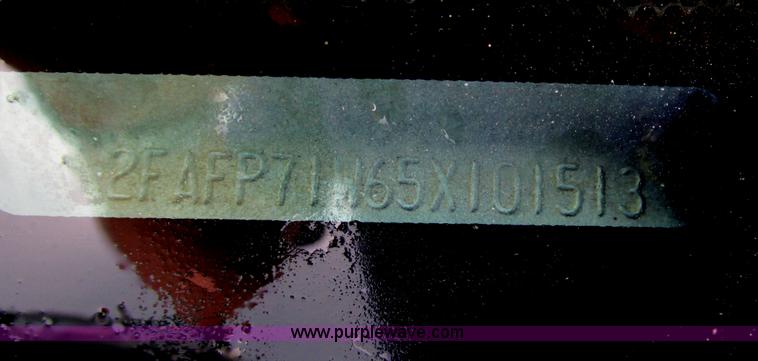 image for item J2200 2005 Ford Crown Victoria Police Interceptor