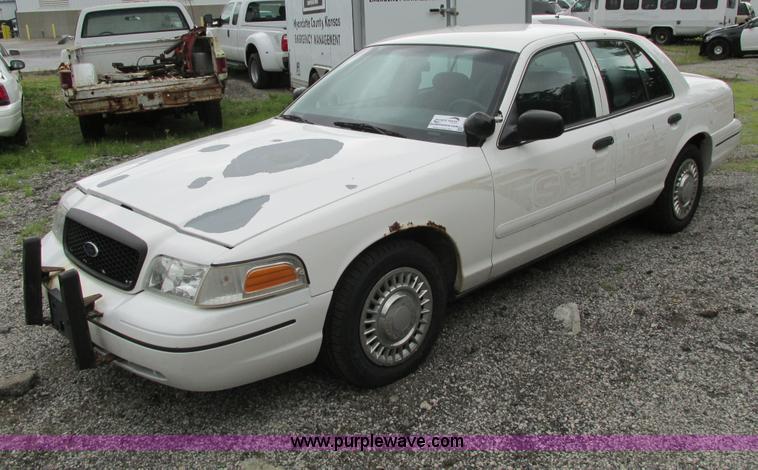 image for item J2201 2000 Ford Crown Victoria Police Interceptor