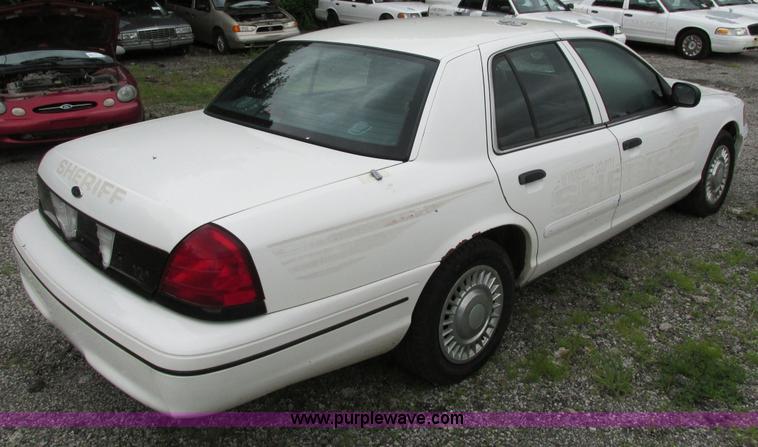 image for item J2201 2000 Ford Crown Victoria Police Interceptor