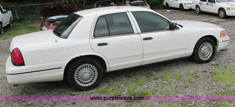 image for item J2201 2000 Ford Crown Victoria Police Interceptor