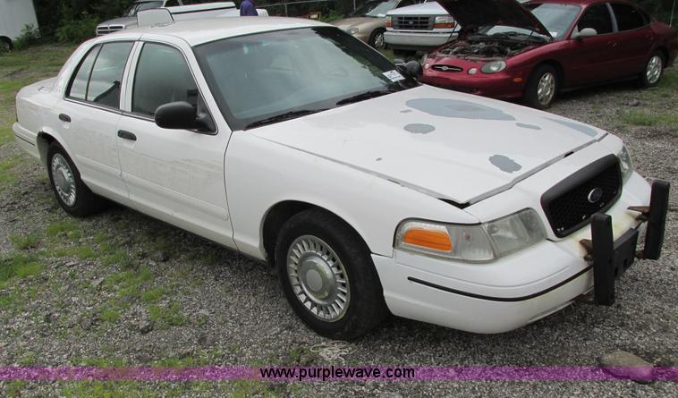 image for item J2201 2000 Ford Crown Victoria Police Interceptor