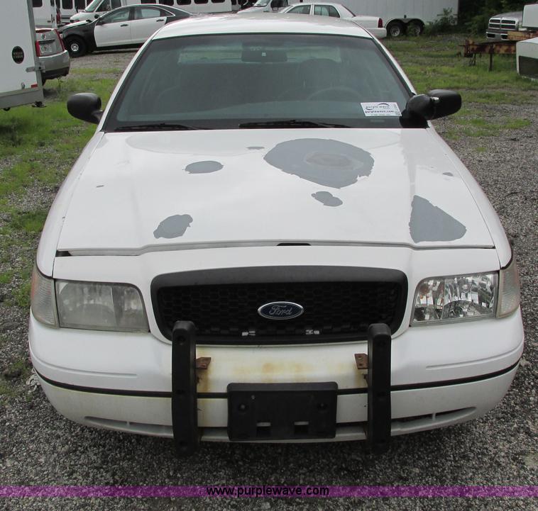 image for item J2201 2000 Ford Crown Victoria Police Interceptor