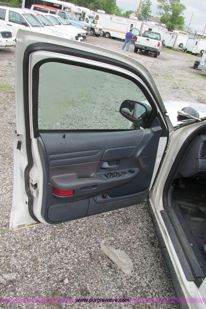 image for item J2201 2000 Ford Crown Victoria Police Interceptor