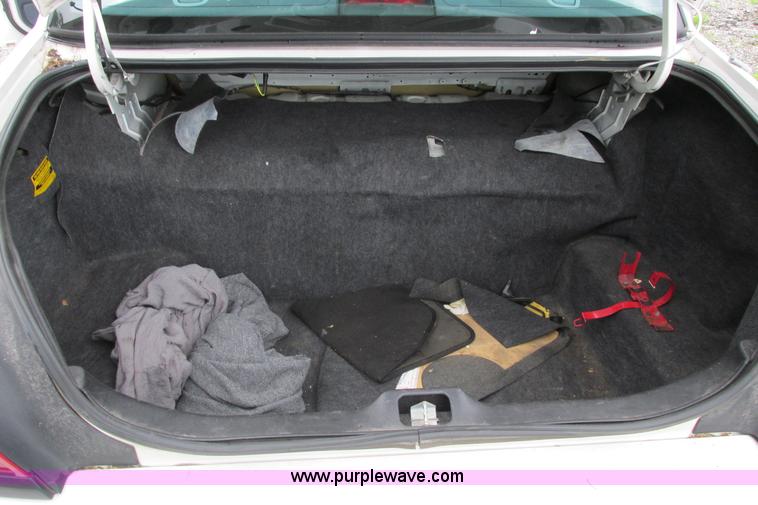 image for item J2201 2000 Ford Crown Victoria Police Interceptor