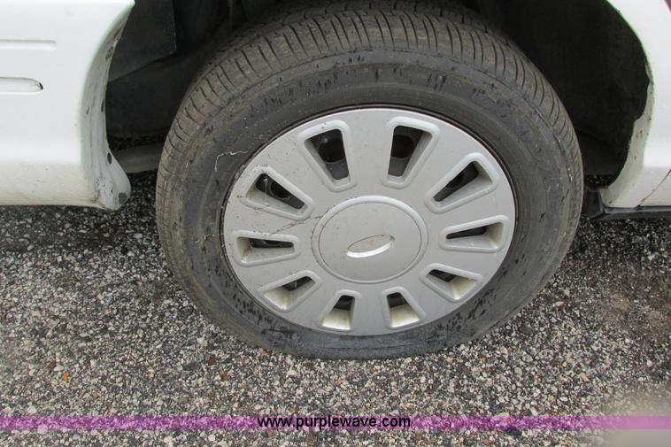 image for item J2205 2008 Ford Crown Victoria Police Interceptor