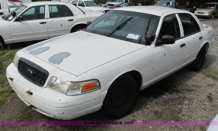 image for item J2206 2002 Ford Crown Victoria Police Interceptor