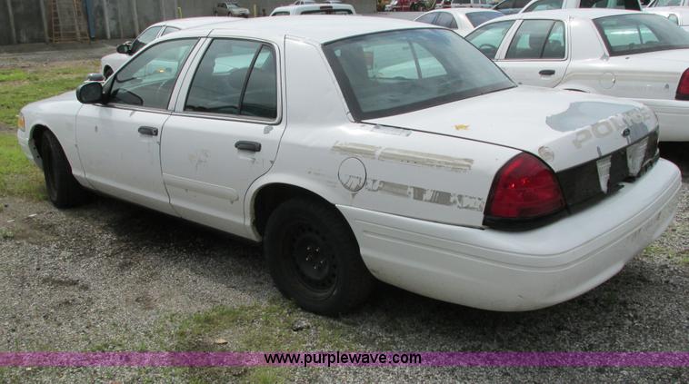 image for item J2206 2002 Ford Crown Victoria Police Interceptor