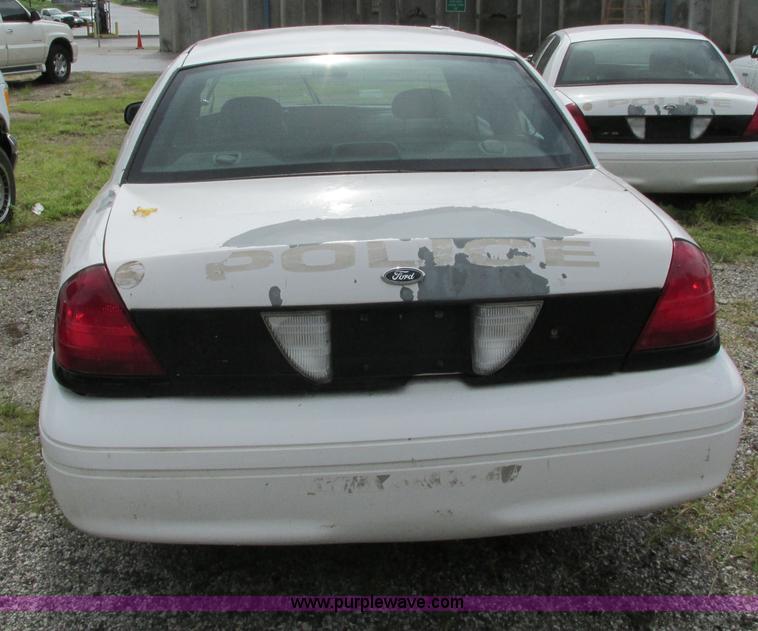 image for item J2206 2002 Ford Crown Victoria Police Interceptor