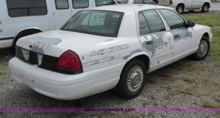image for item J2206 2002 Ford Crown Victoria Police Interceptor