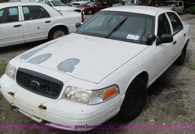 image for item J2206 2002 Ford Crown Victoria Police Interceptor